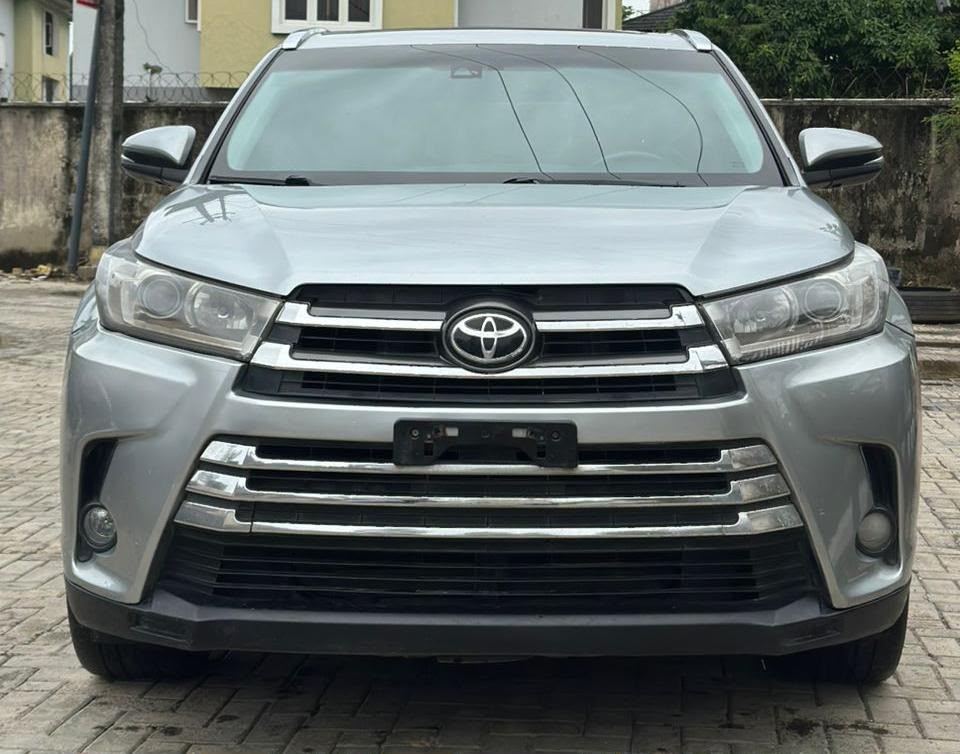 Toyota highlander by Charles Autos & Properties